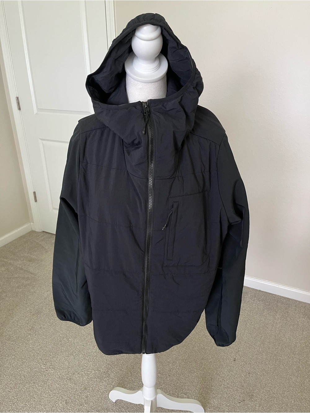 NWT Dakine Black Insulated Hoodie Jacket Size Medium